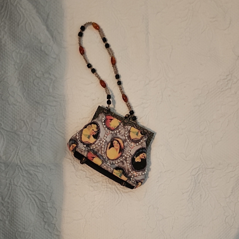 Vintage-Inspired Multicolor Beaded Handle Bag